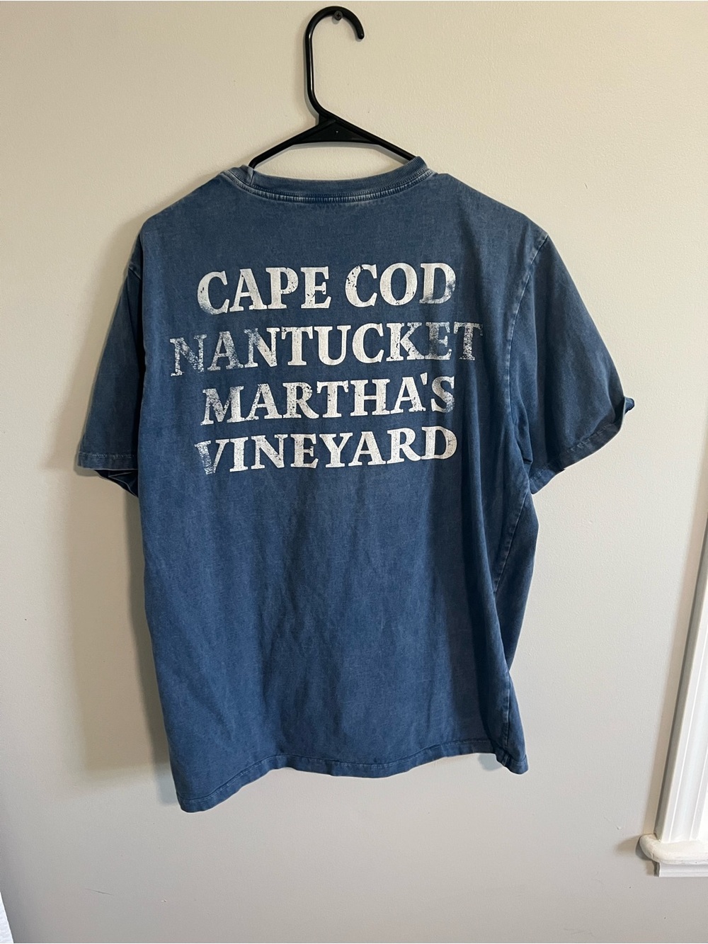 Vineyard Vines Men's Distressed Blue Logo Tee - Picture 2 of 3